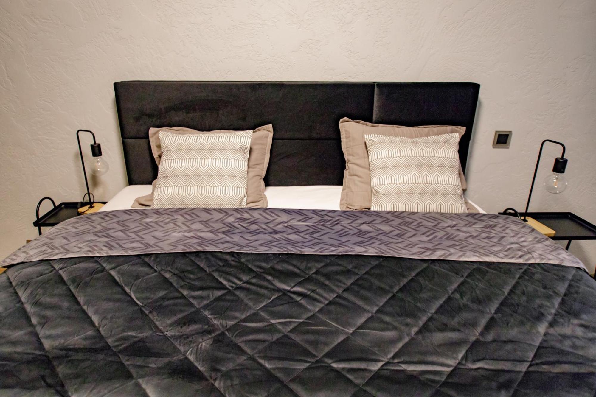 Hales Old Town Urban Apartments فيلنيوس المظهر الخارجي الصورة